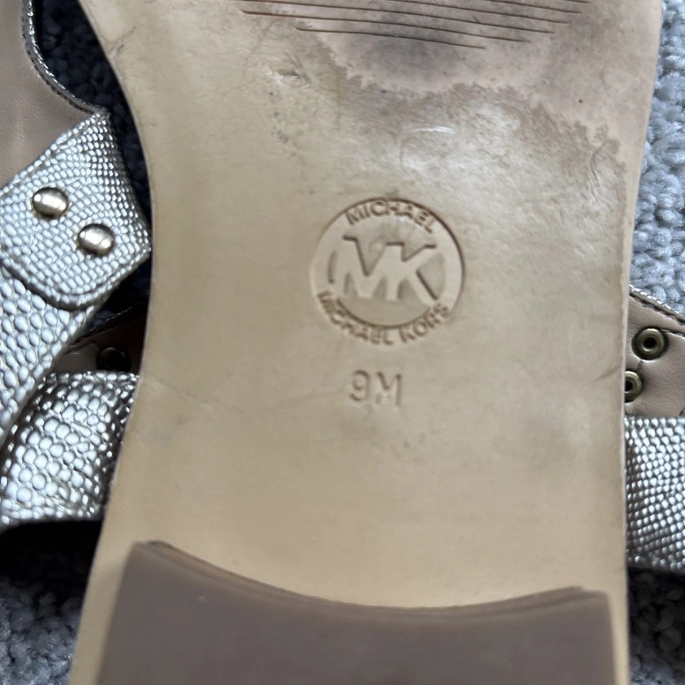 Michael Kors Metallic Gold T-Strap Leather Sandals size 9 m - Picture 11 of 16